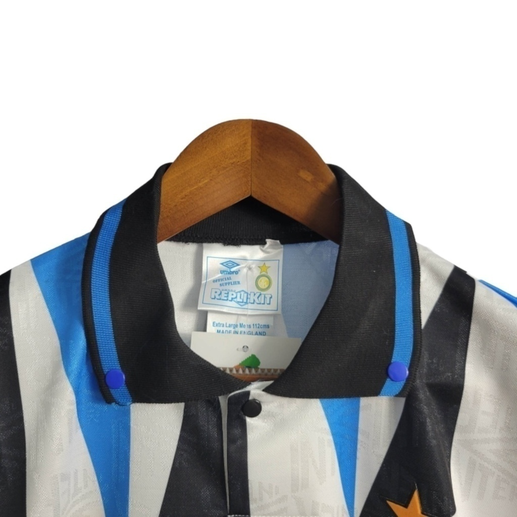Camisa Inter de Milão II 1992/1993 - Retrô Umbro - Branca com detalhes em azul e preto