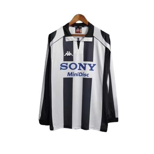 Camisa Juventus I 1997/1998 Manga Longa - Retrô Kappa - Preta e branca