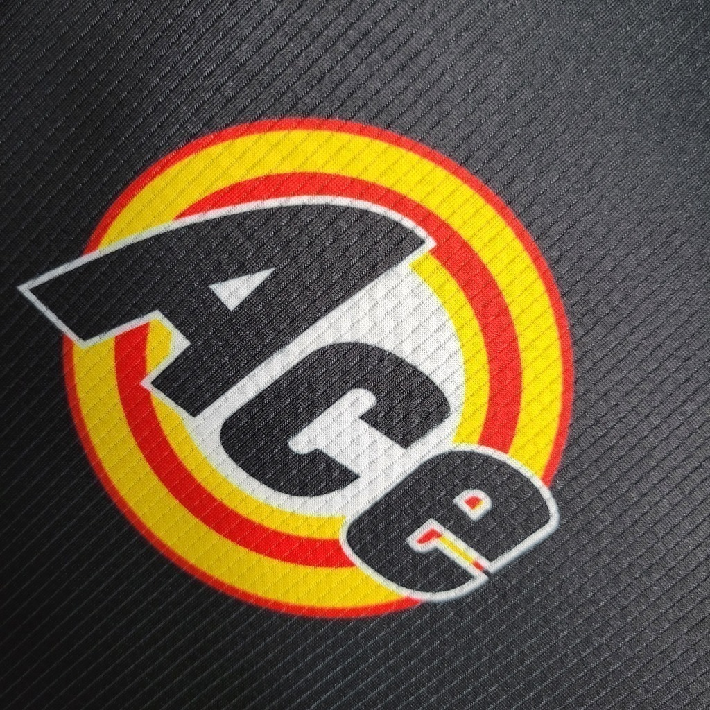 Camisa Vasco da Gama I Retrô 2000 - Retrô Kappa Masculino - Preta com faixa branca e detalhes em amarelo e vermelho