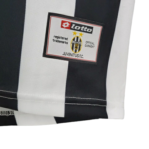 Camisa Juventus I 2001/2002 - Retrô Lotto - Preta e branca