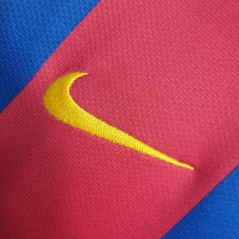 Camisa Barcelona I 2010/2011 - Retrô Nike - Azul e vermelha com detalhes em amarelo