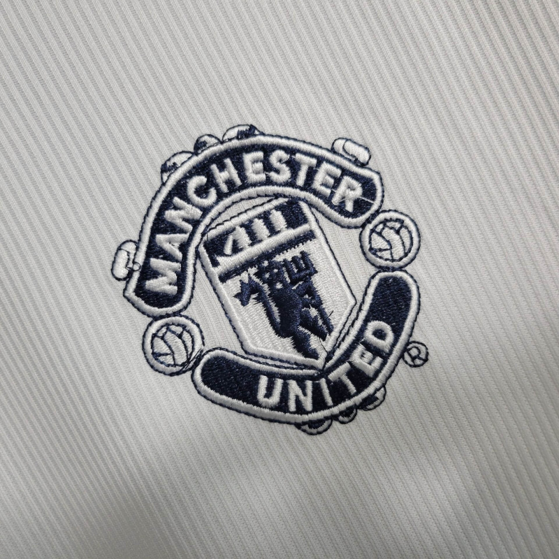 Camisa Manchester United II 1999/2000 Manga Longa - Retrô Umbro - Branca com detalhes em azul