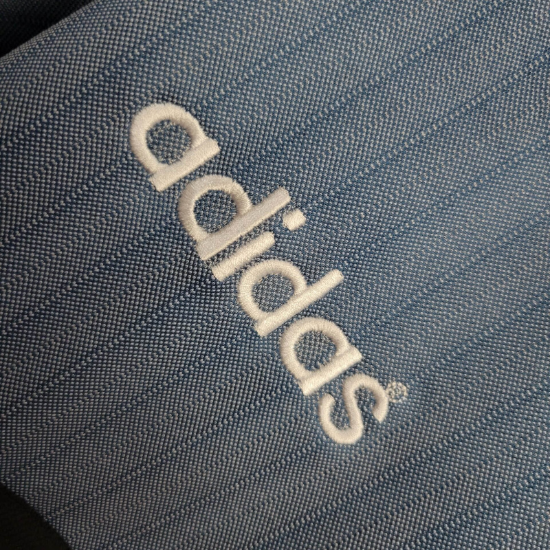 Camisa Newcastle II 1995/1996 - Retrô Adidas - Azul com detalhes em branco