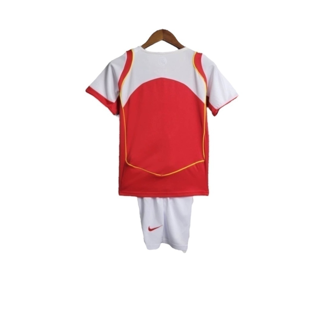 Conjunto Infantil Arsenal I 2004/2005 - Retrô Nike - Vermelho com detalhes em branco e amarelo