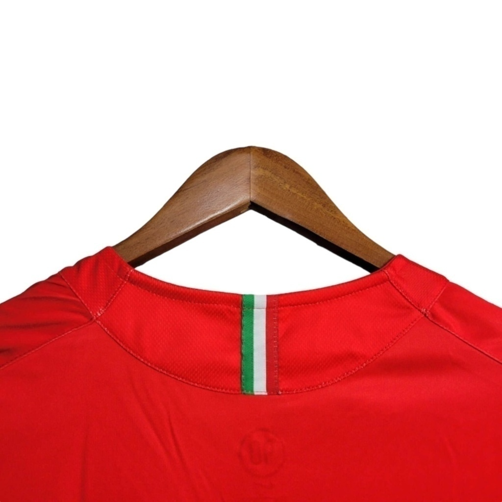 Camisa Juventus II 2005/2006 - Retrô Nike - Vermelha com detalhes em verde e branco