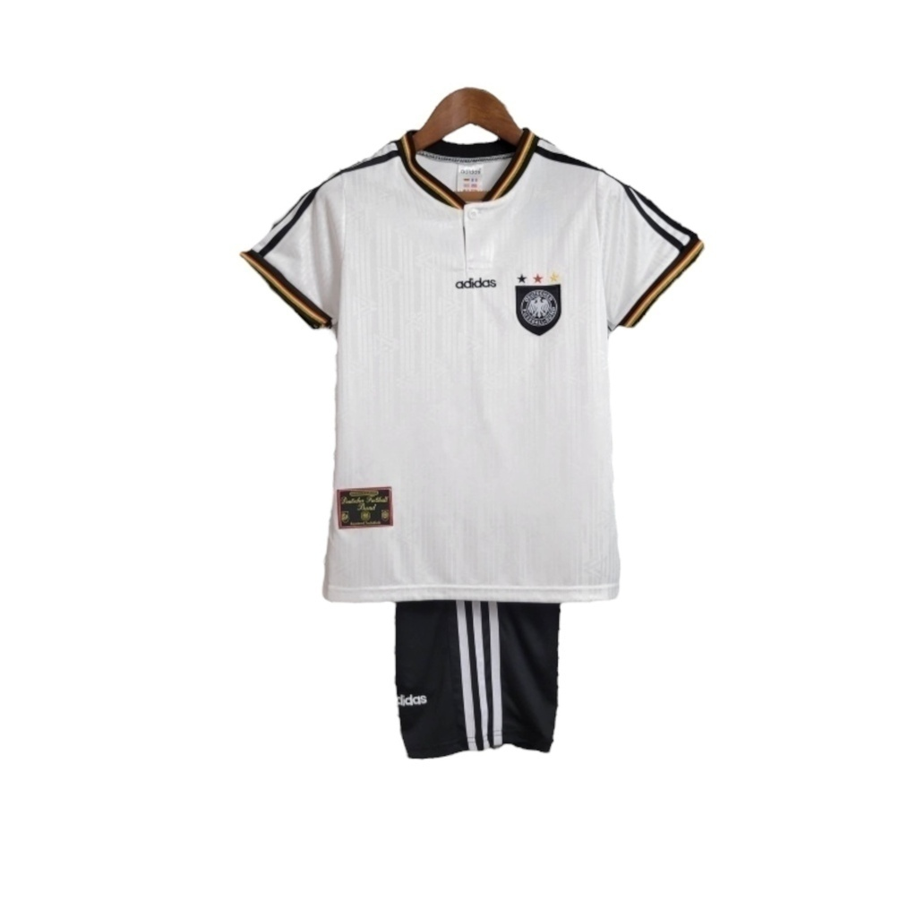 Conjunto Infantil Seleção da Alemanha I 1996 - Retrô Adidas - Branco com detalhes em amarelo e vermelho e preto