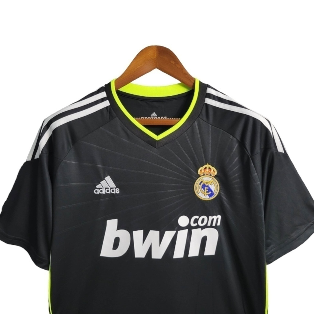 Camisa Real Madrid II 2010/2011 - Retrô Adidas - Preta com detalhes em branco e verde limão