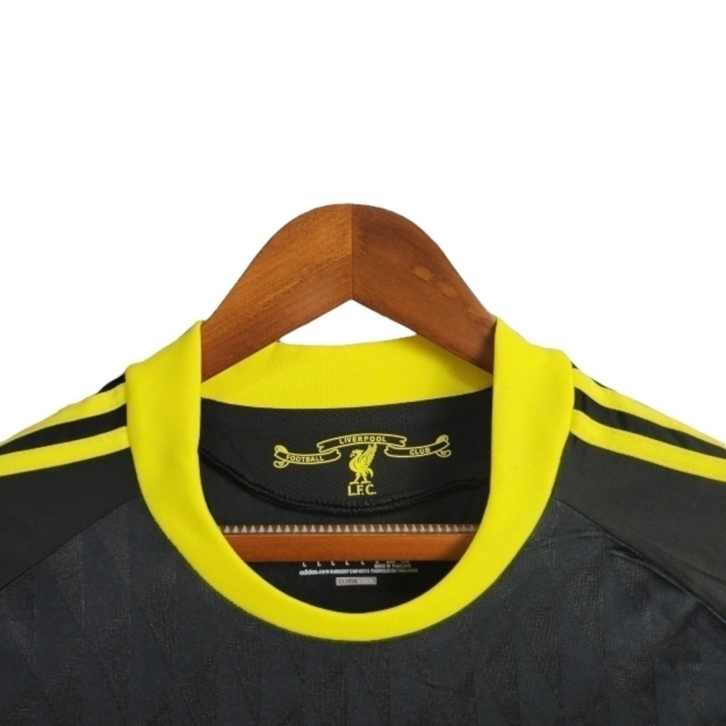 Camisa Liverpool II 2010/2011 - Retrô Adidas - Preta com detalhes em amarelo
