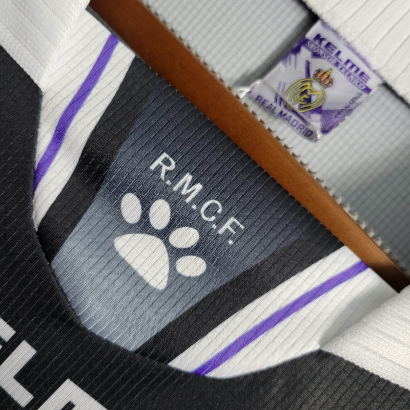 Camisa Real Madrid II 1997/1998 - Retrô Kelme - Branca com detalhes em preto e roxo