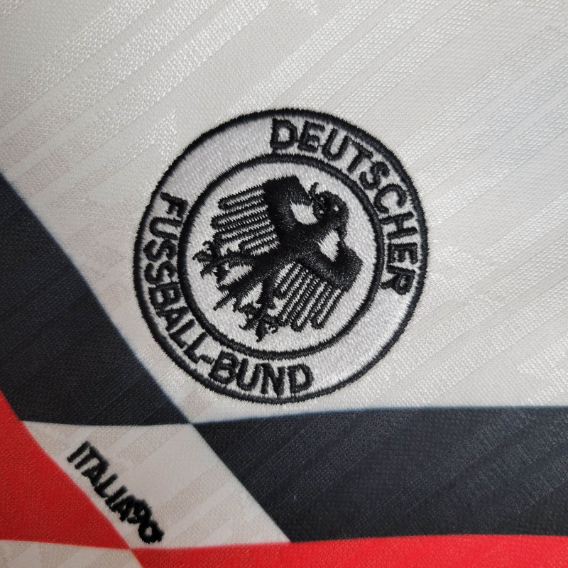 Conjunto Infantil Seleção da Alemanha I 1992 - Retrô Adidas - Branco com detalhes em preto e vermelho e amarelo