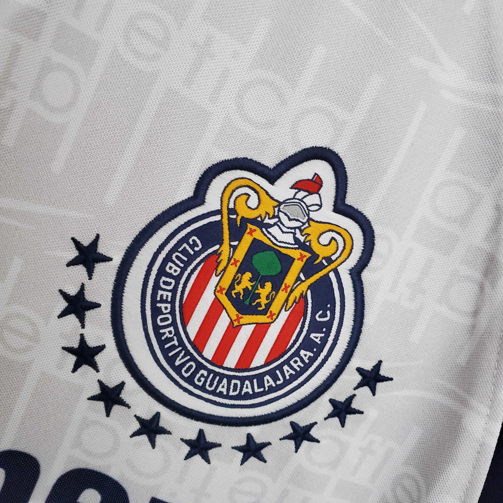 Camisa Chivas Guadalajara 1999/2000 - Retrô Atlética - Branca com detalhes em vermelho e azul com todos os patrocínios