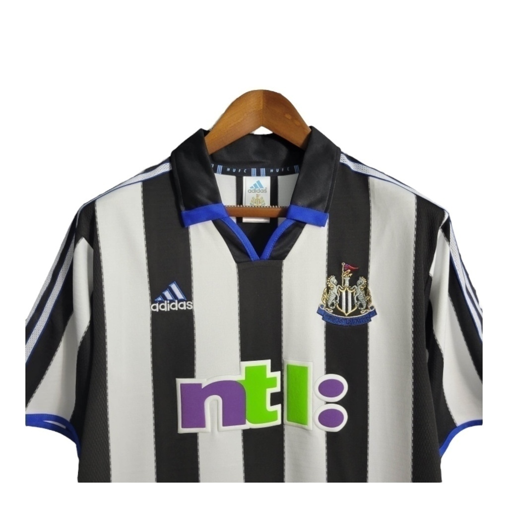 Camisa Newcastle 2000/2001 - Retrô Adidas - Branca com listras pretas e detalhes em azul