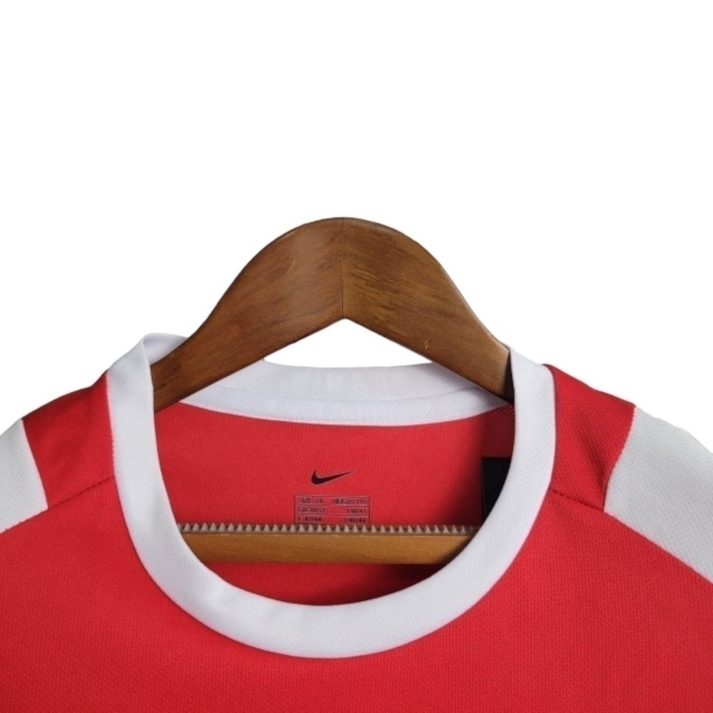 Conjunto Infantil Arsenal I 2002/2004 - Retrô Nike - Vermelho com detalhes em branco