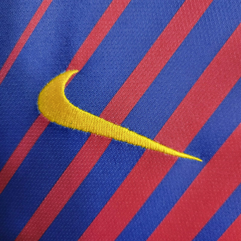 Camisa Barcelona I 2017/2018 - Retrô Nike - Azul com detalhes em vermelho e amarelo