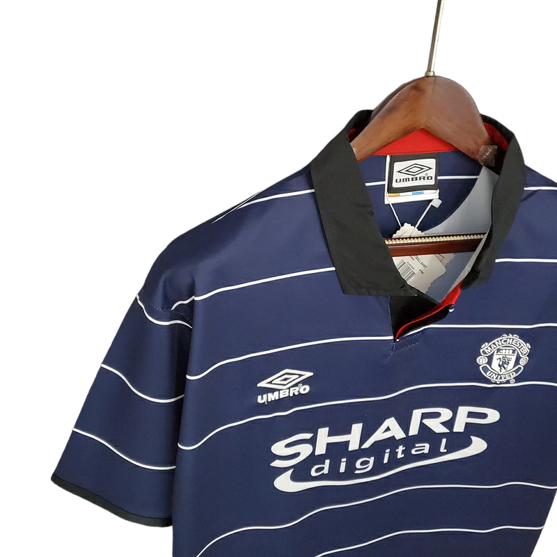 Camisa Manchester United 1999/2000 - Retrô Umbro - Azul