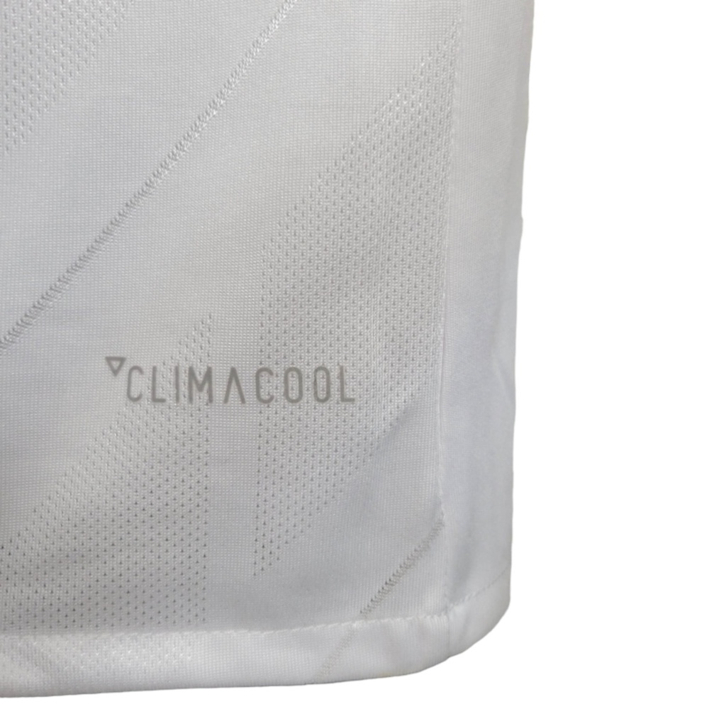 Camisa Real Madrid I 2017/2018 - Retrô Adidas - Branca com detalhes em azul com todos os patch