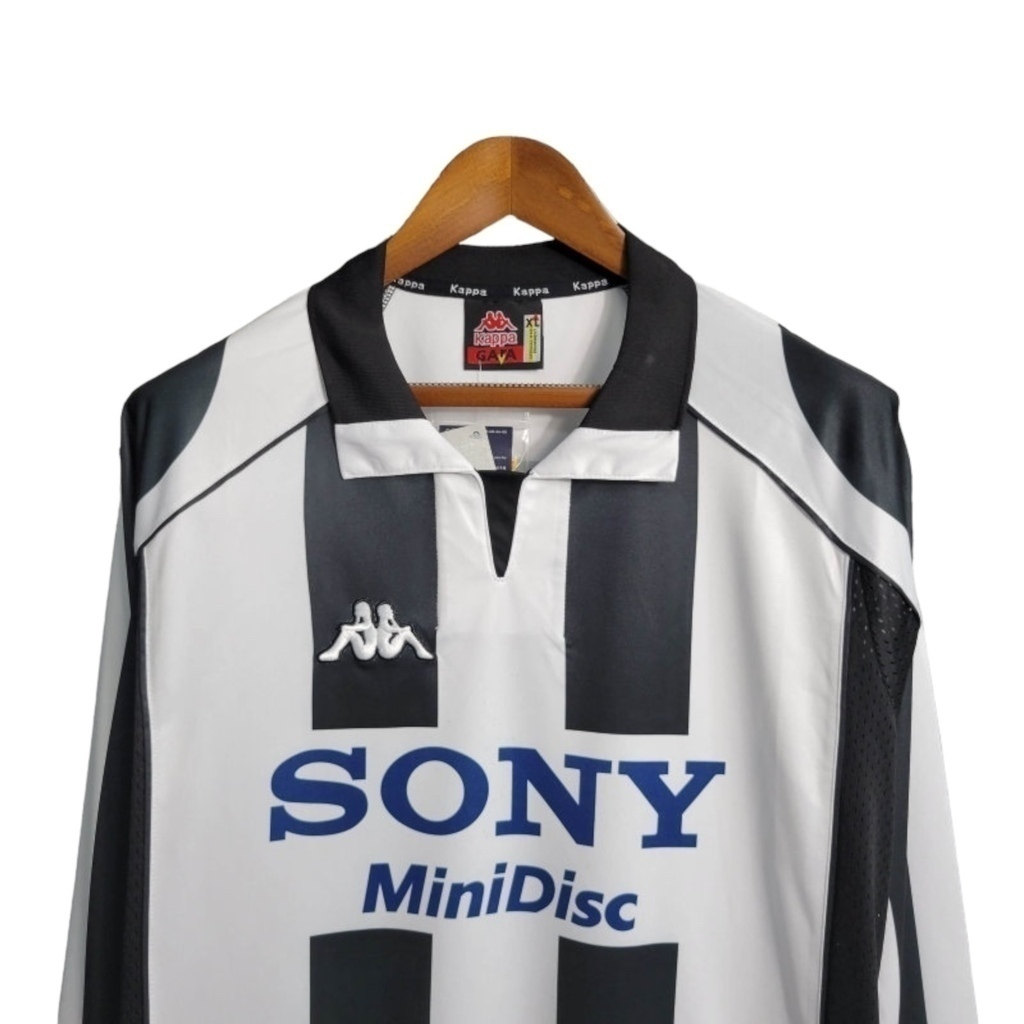 Camisa Juventus I 1997/1998 Manga Longa - Retrô Kappa - Preta e branca