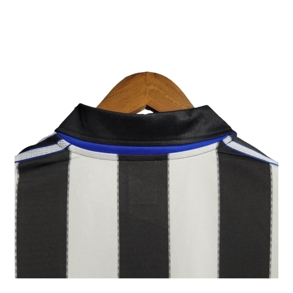 Camisa Newcastle 2000/2001 - Retrô Adidas - Branca com listras pretas e detalhes em azul
