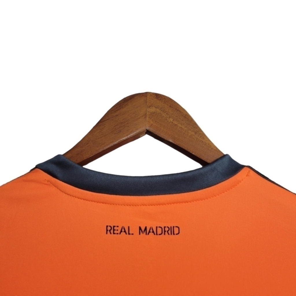 Camisa Real Madrid II 2013/2014 Manga Longa - Retrô Adidas - Laranja com detalhes em cinza
