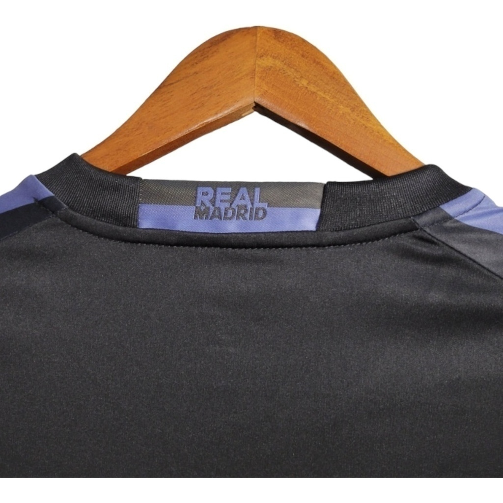 Camisa Real Madrid II 2016/2017 Manga Longa - Retrô Adidas - Preta com detalhes em roxo