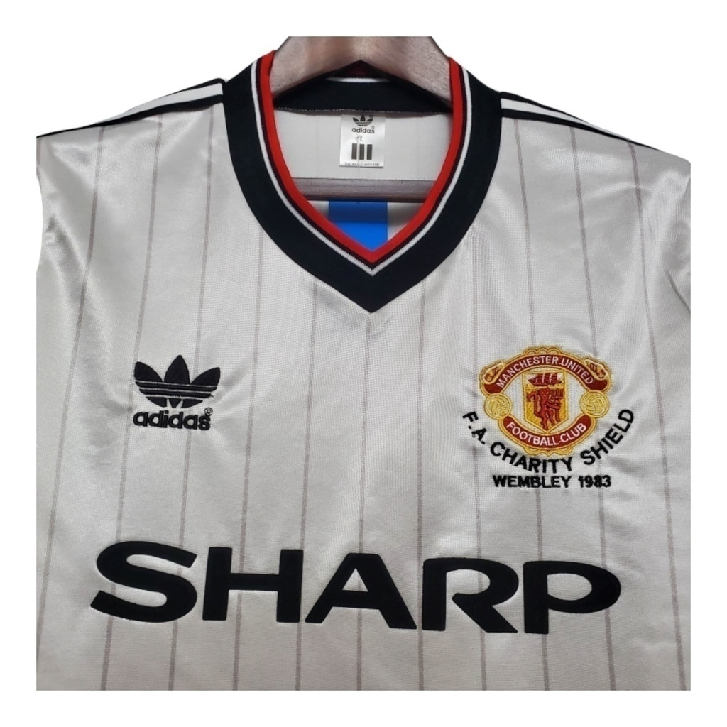 Camisa Manchester United II 1983 - Retrô Adidas - Branca com detalhes em vermelho e preto