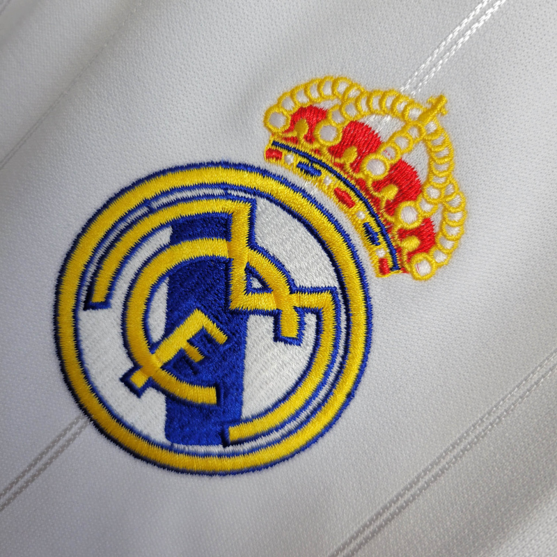Camisa Real Madrid I 2012/2013 - Retrô Adidas - Branca com detalhes em azul com todos os patch