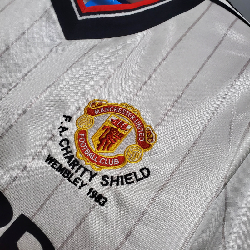 Camisa Manchester United II 1983 - Retrô Adidas - Branca com detalhes em vermelho e preto