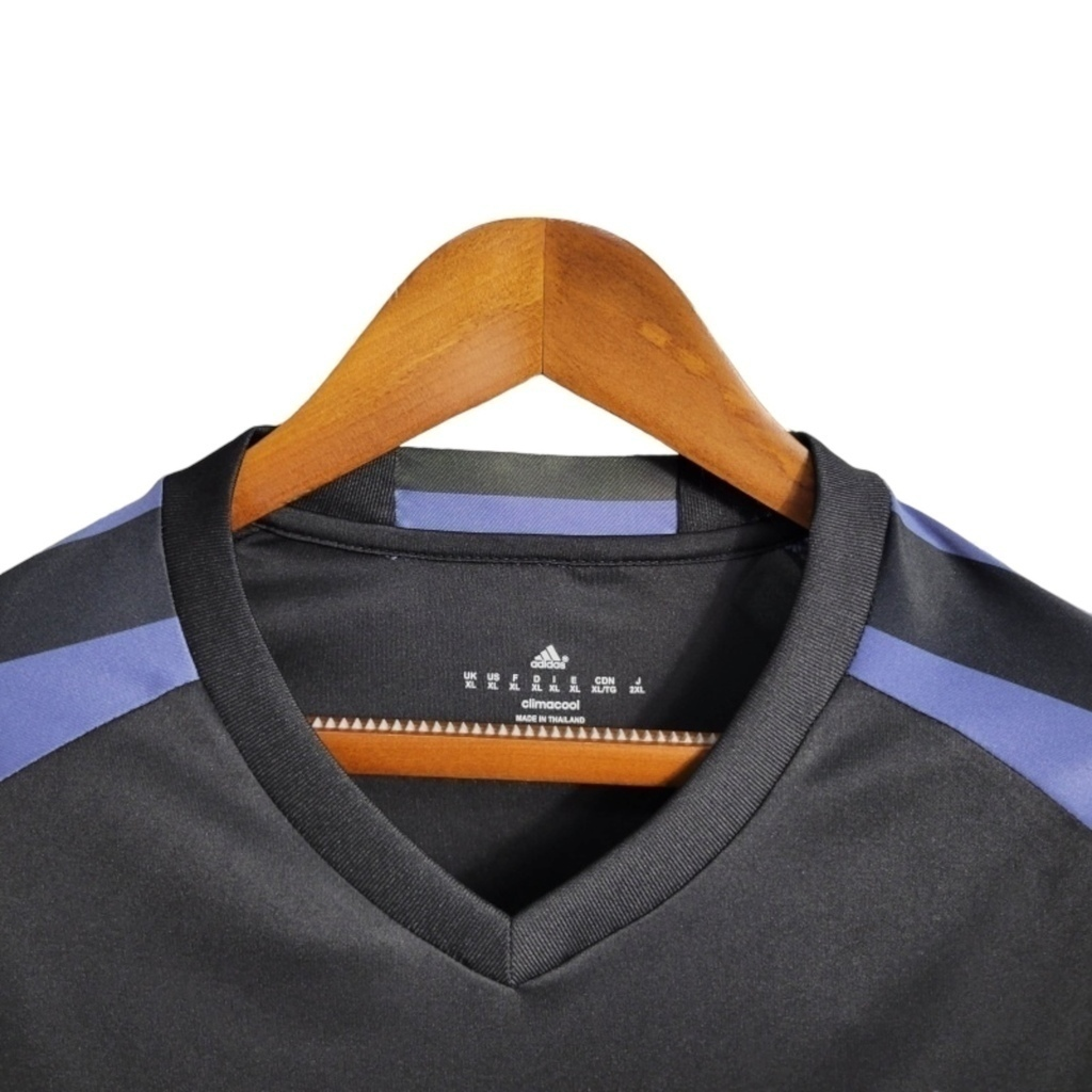 Camisa Real Madrid II 2016/2017 - Retrô Adidas - Preta com detalhes em roxo