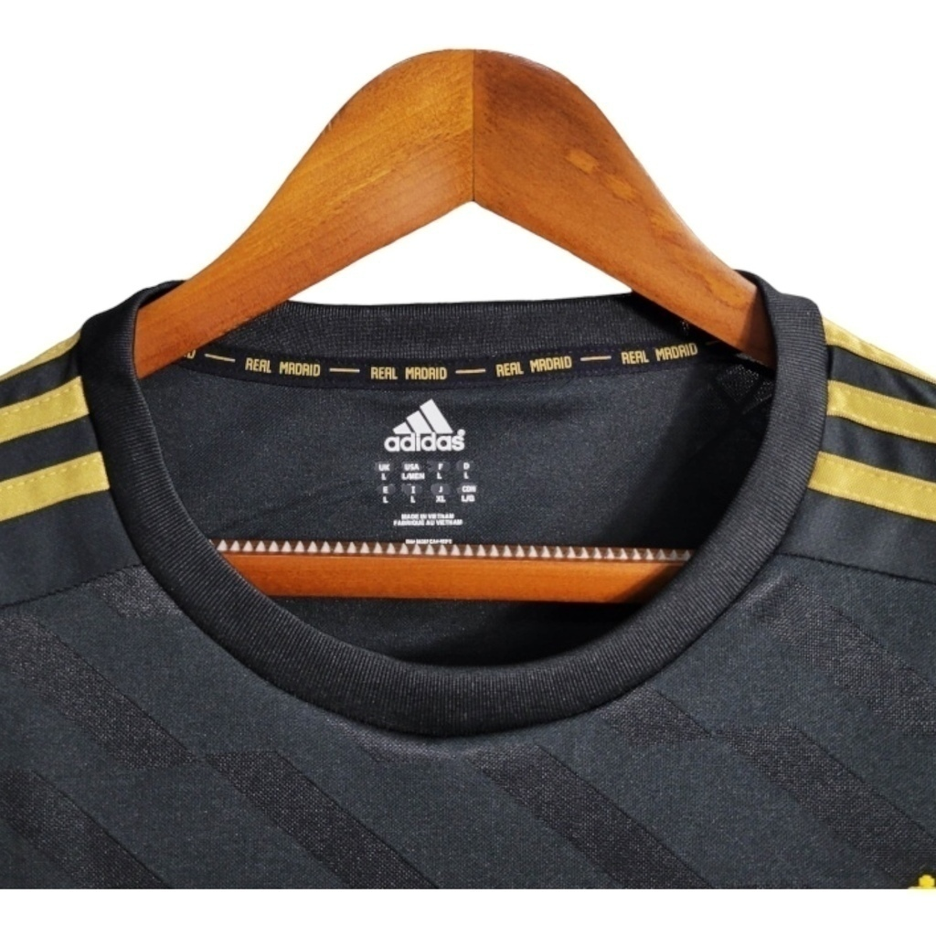 Camisa Real Madrid II 2011/2012 Manga Longa - Retrô Adidas - Preta com detalhes em dourado