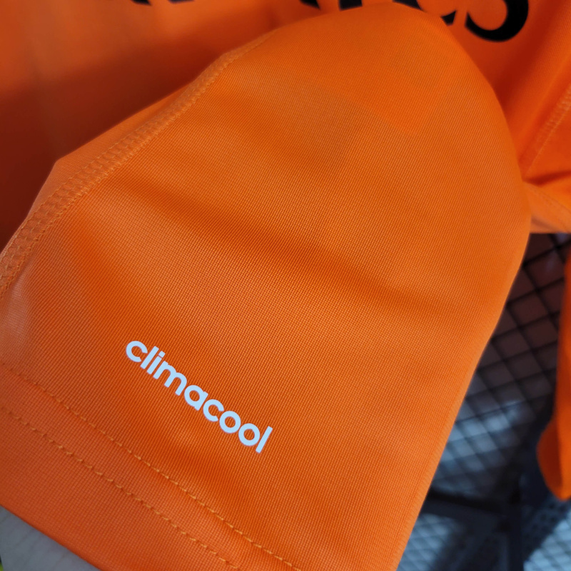 Camisa Real Madrid II 2013/2014 Manga Longa - Retrô Adidas - Laranja com detalhes em cinza