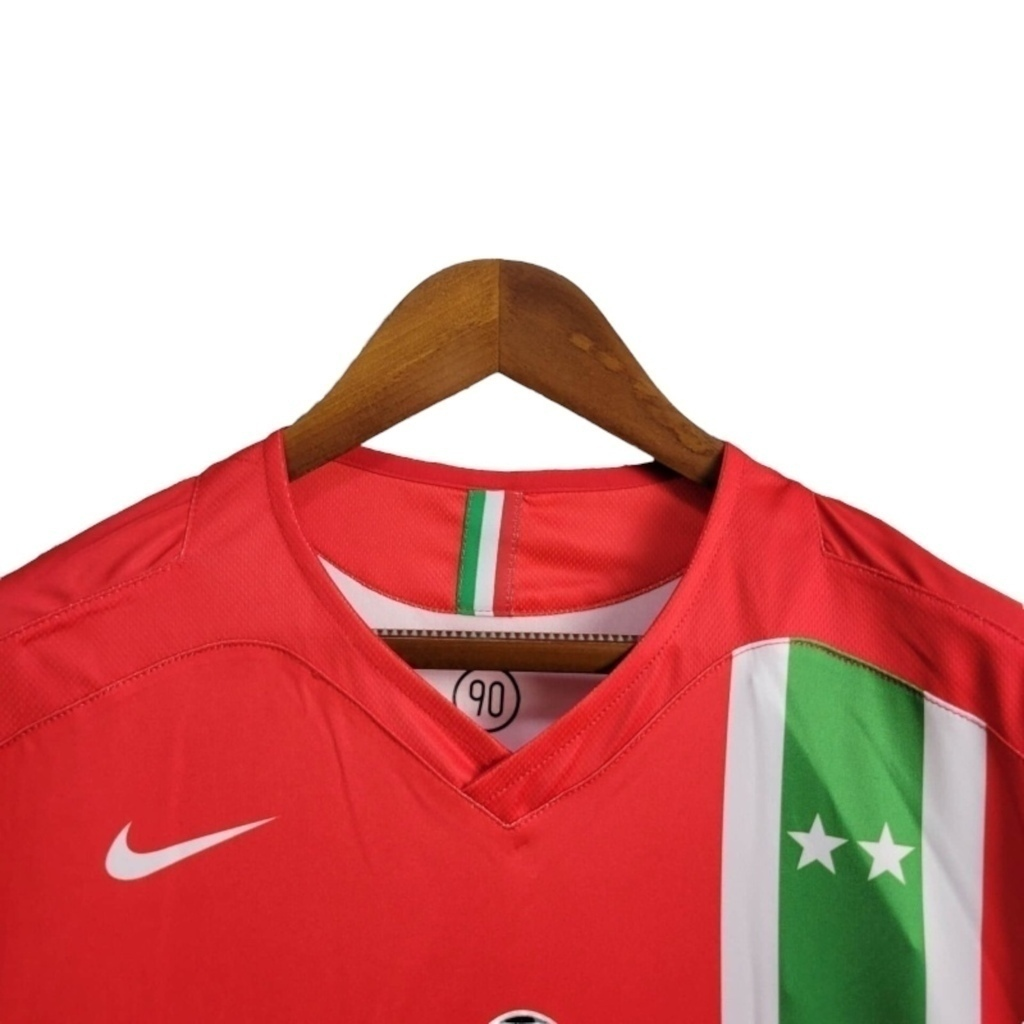Camisa Juventus II 2005/2006 - Retrô Nike - Vermelha com detalhes em verde e branco