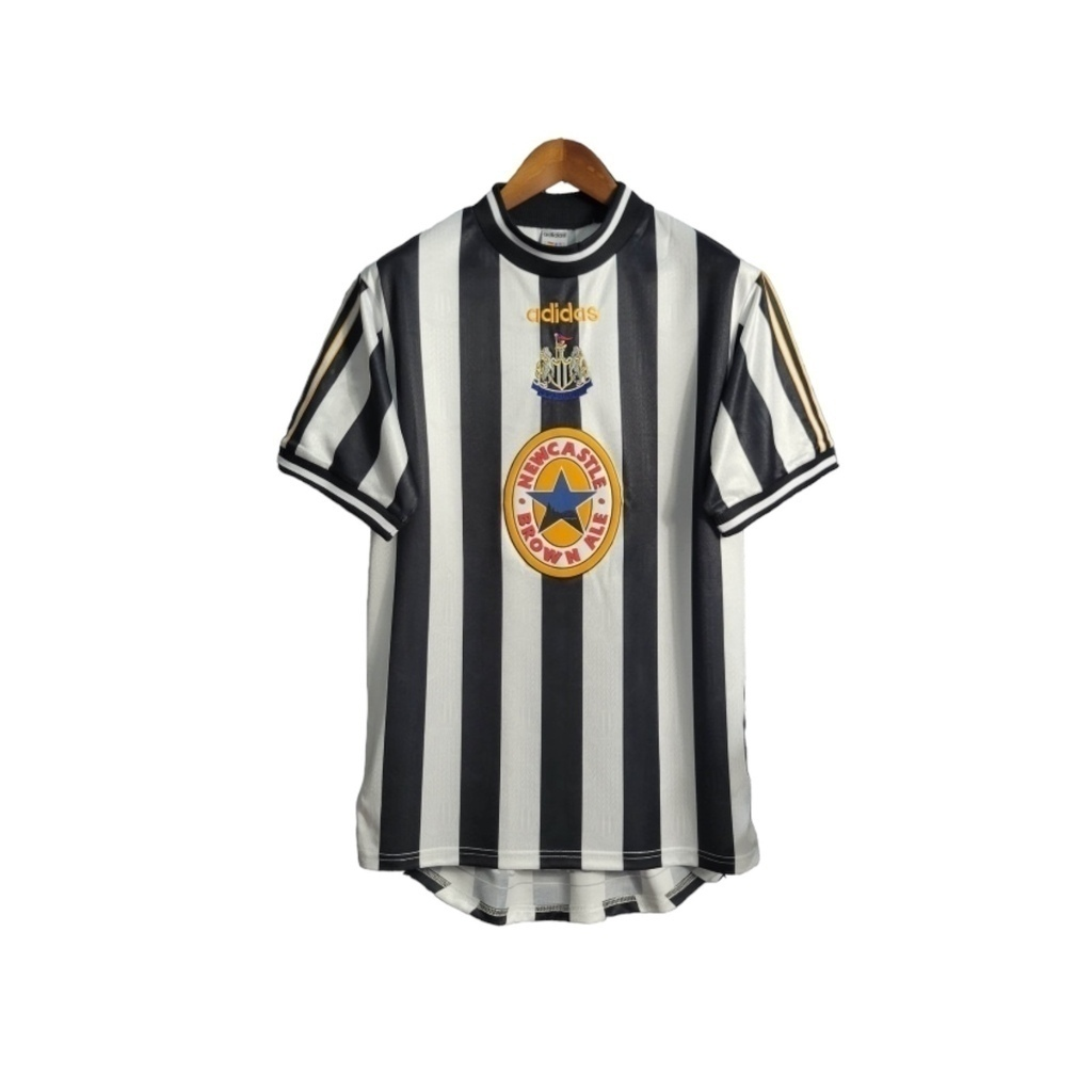 Camisa Newcastle I 1995/1997 - Retrô Adidas - Branca com listras pretas e detalhes em amarelo
