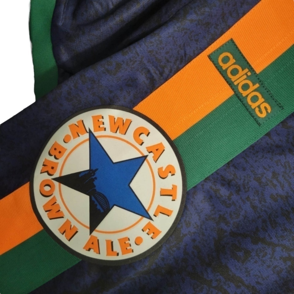 Camisa Newcastle II 1997/1998 - Retrô Adidas - Azul com detalhes em verde e laranja