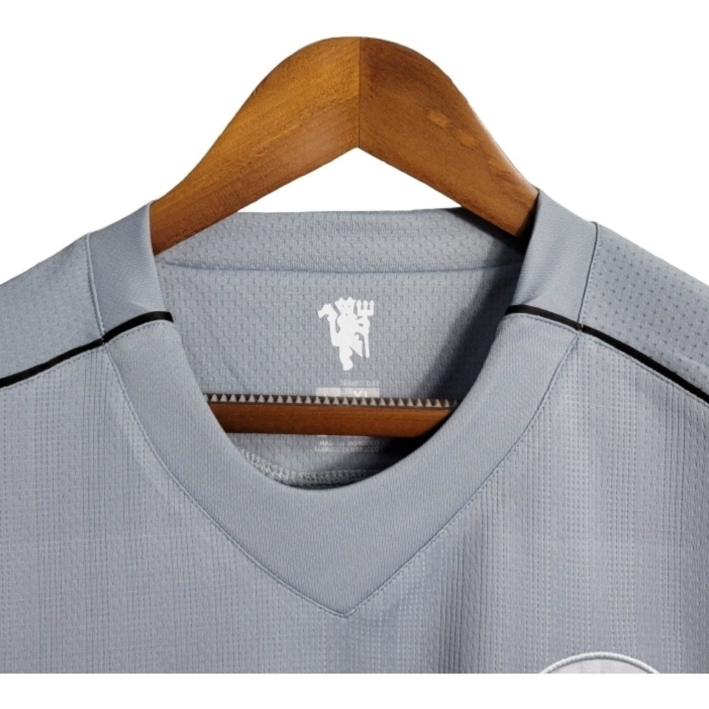Camisa Manchester United Goleiro 2007/2008 Manga Longa - Retrô Nike - Cinza com detalhes em preto