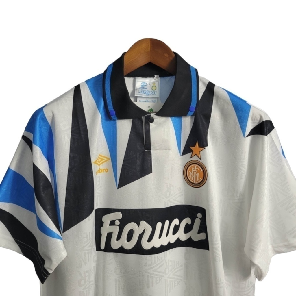 Camisa Inter de Milão II 1992/1993 - Retrô Umbro - Branca com detalhes em azul e preto