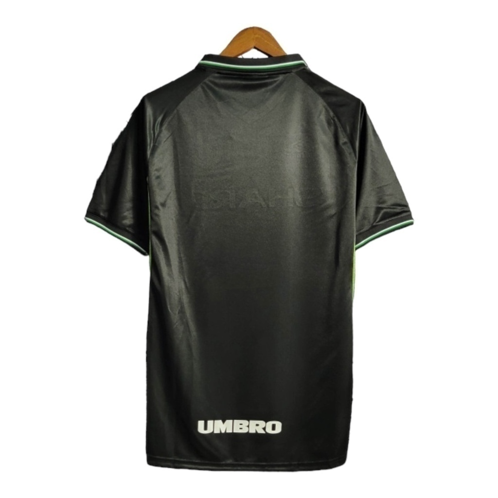 Camisa Manchester United 1998 - Retrô Umbro - Preta com detalhes em verde