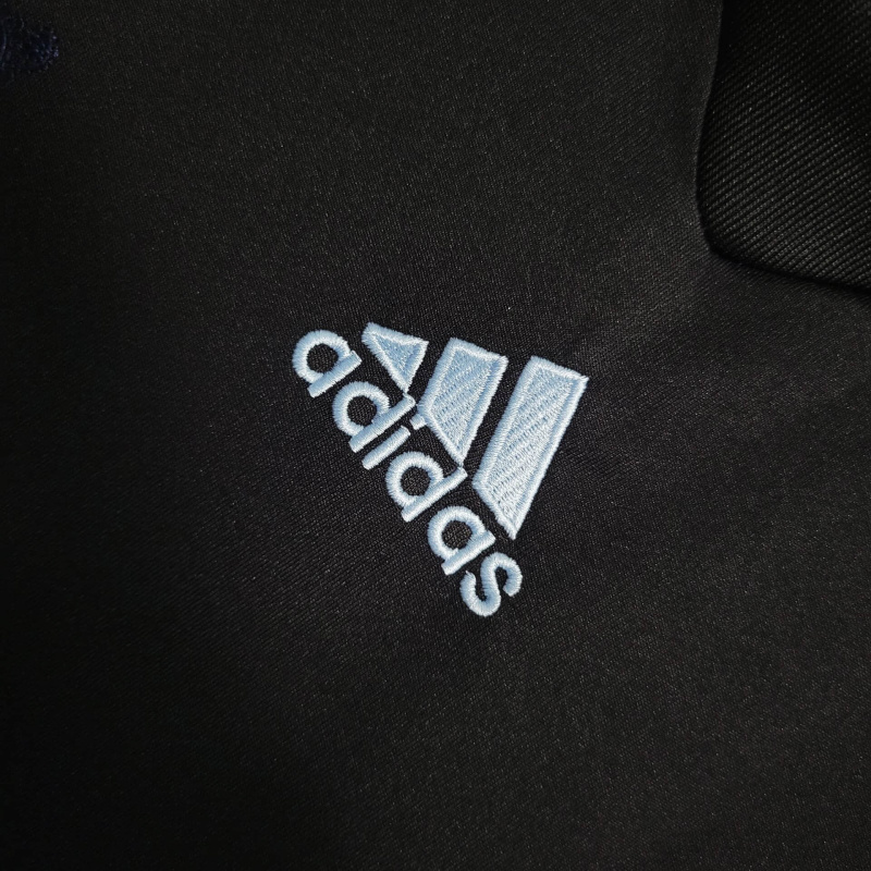 Camisa Real Madrid II 2009/2010 - Retrô Adidas - Preta com detalhes em azul