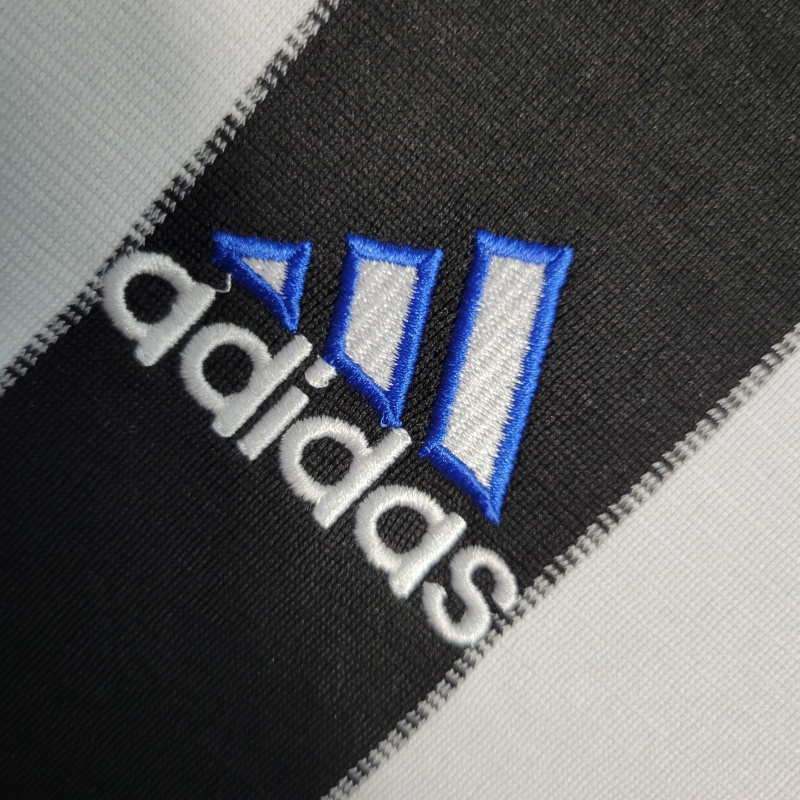Camisa Newcastle 2000/2001 - Retrô Adidas - Branca com listras pretas e detalhes em azul