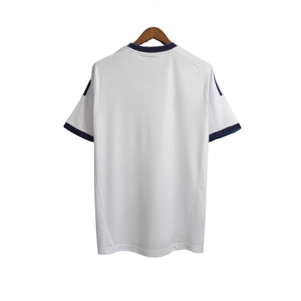 Camisa Real Madrid I 2012/2013 - Retrô Adidas - Branca com detalhes em azul com todos os patch