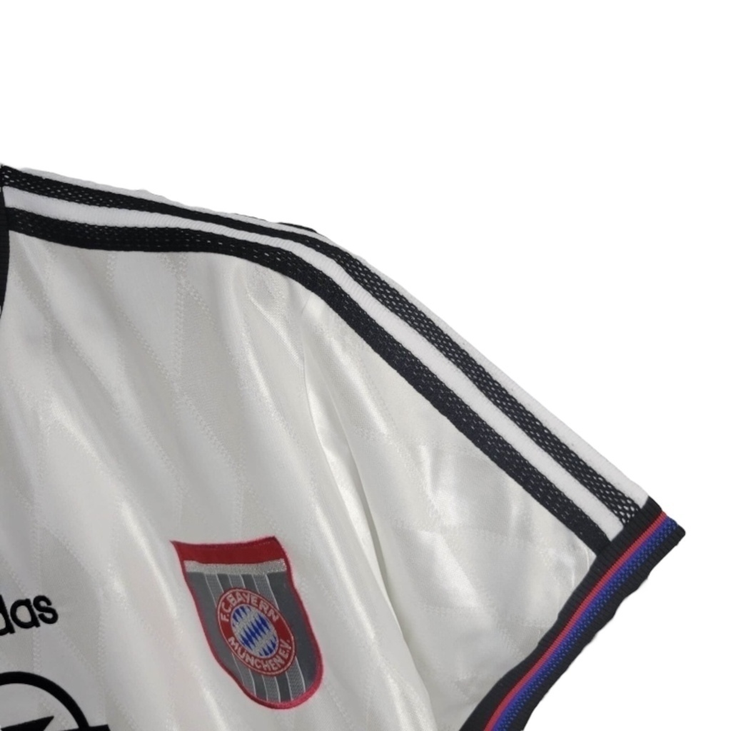 Camisa Bayern Munich 1996/1998 - Retrô Adidas - Branca com detalhes em azul e vermelho e preto
