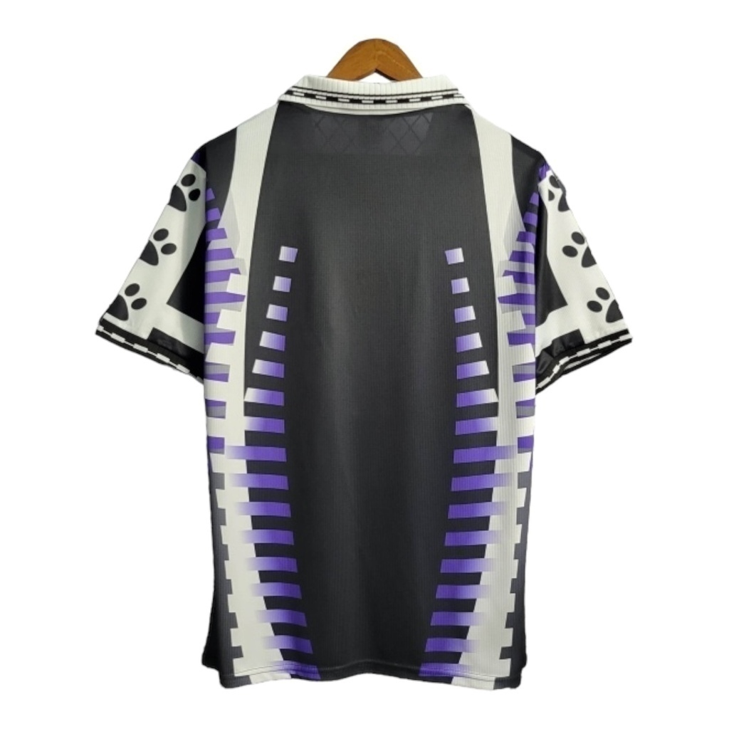 Camisa Real Madrid II 1997/1998 - Retrô Kelme - Branca com detalhes em preto e roxo