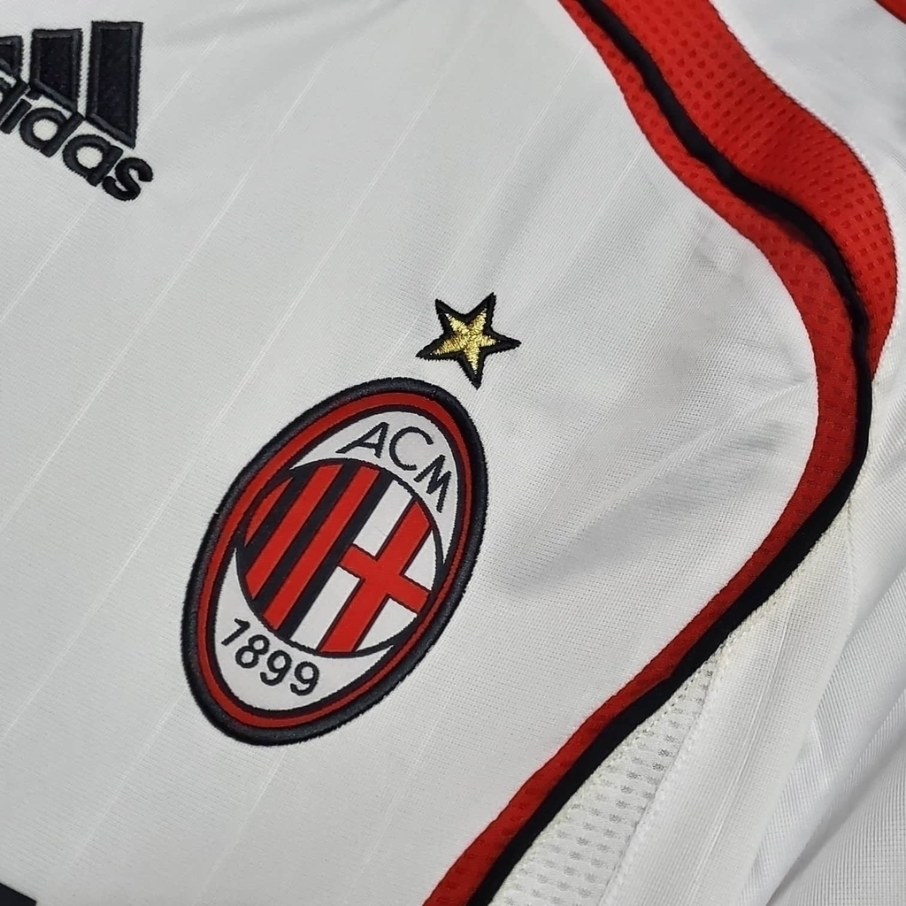 Camisa AC II Milan 2006/2007 - Retrô Adidas - Branca com detalhes em vermelho