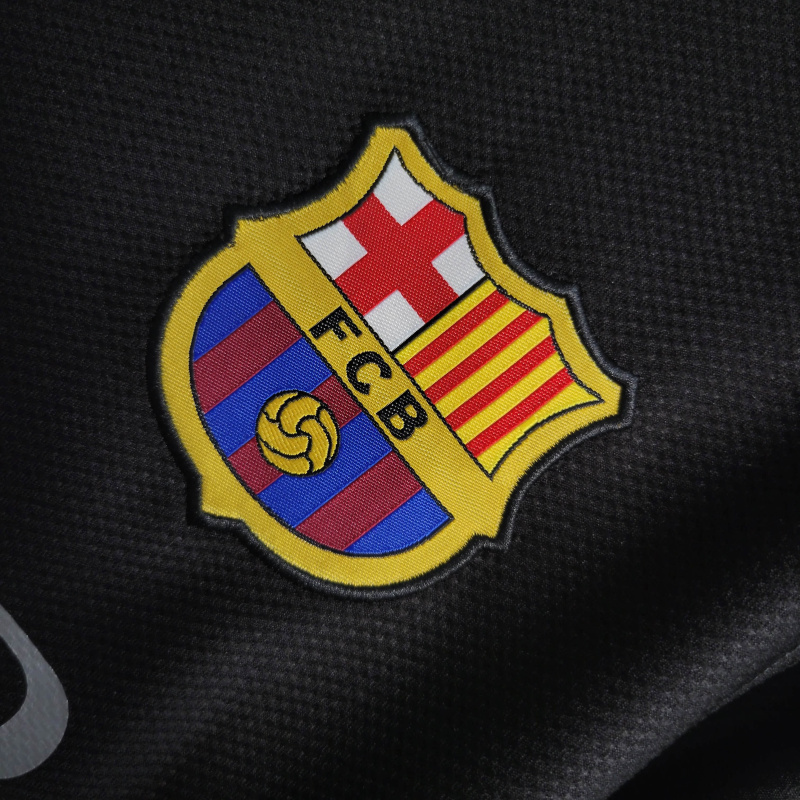 Camisa Barcelona III 2013/2014 - Retrô Nike - Preta com detalhes em amarelo e vermelho