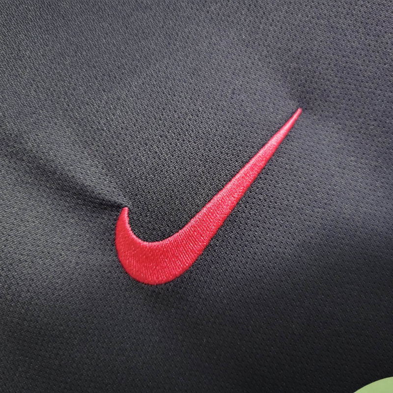 Camisa Barcelona 2016/2017 Manga Longa - Retrô Nike - Roxa com detalhes em rosa