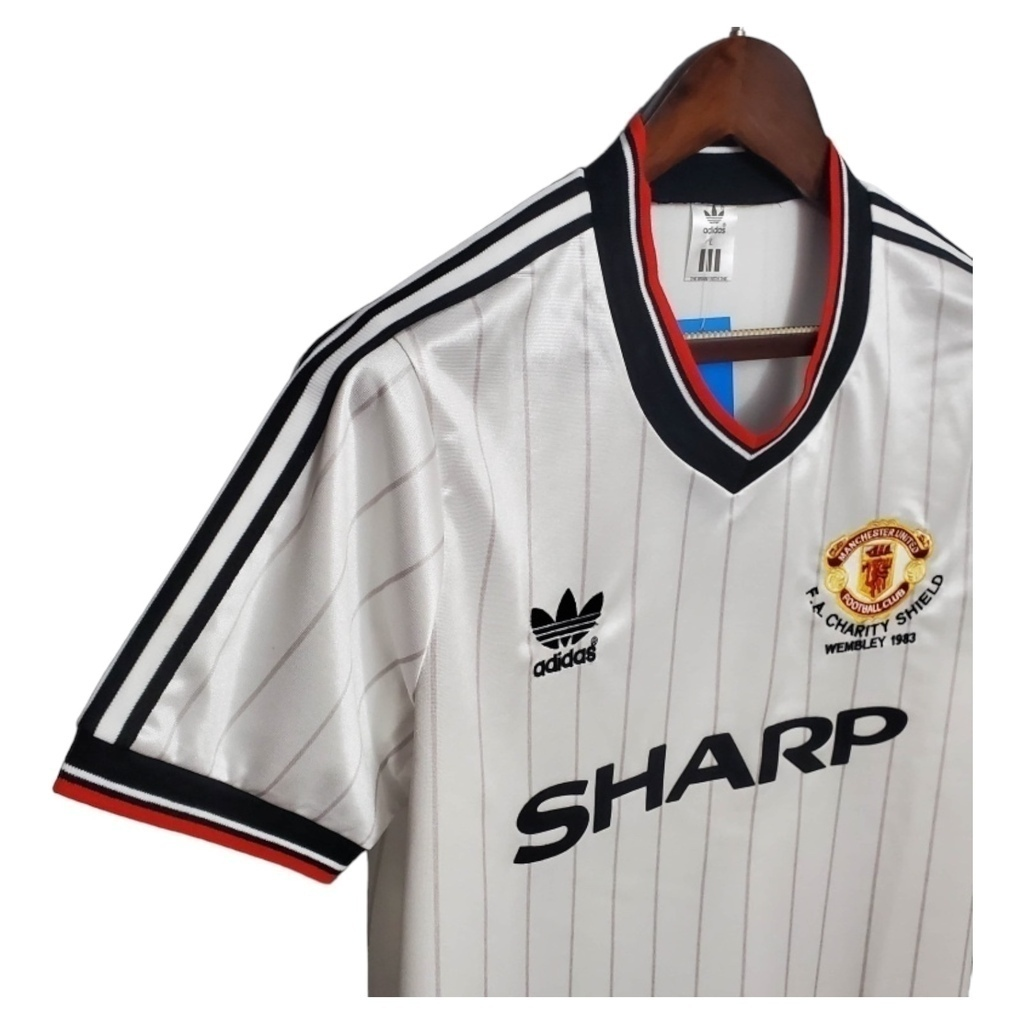 Camisa Manchester United II 1983 - Retrô Adidas - Branca com detalhes em vermelho e preto