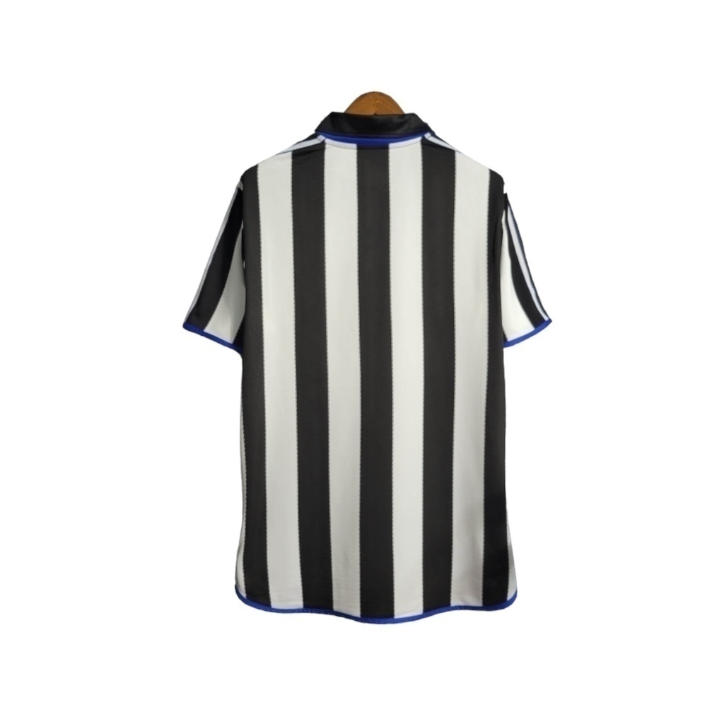 Camisa Newcastle 2000/2001 - Retrô Adidas - Branca com listras pretas e detalhes em azul