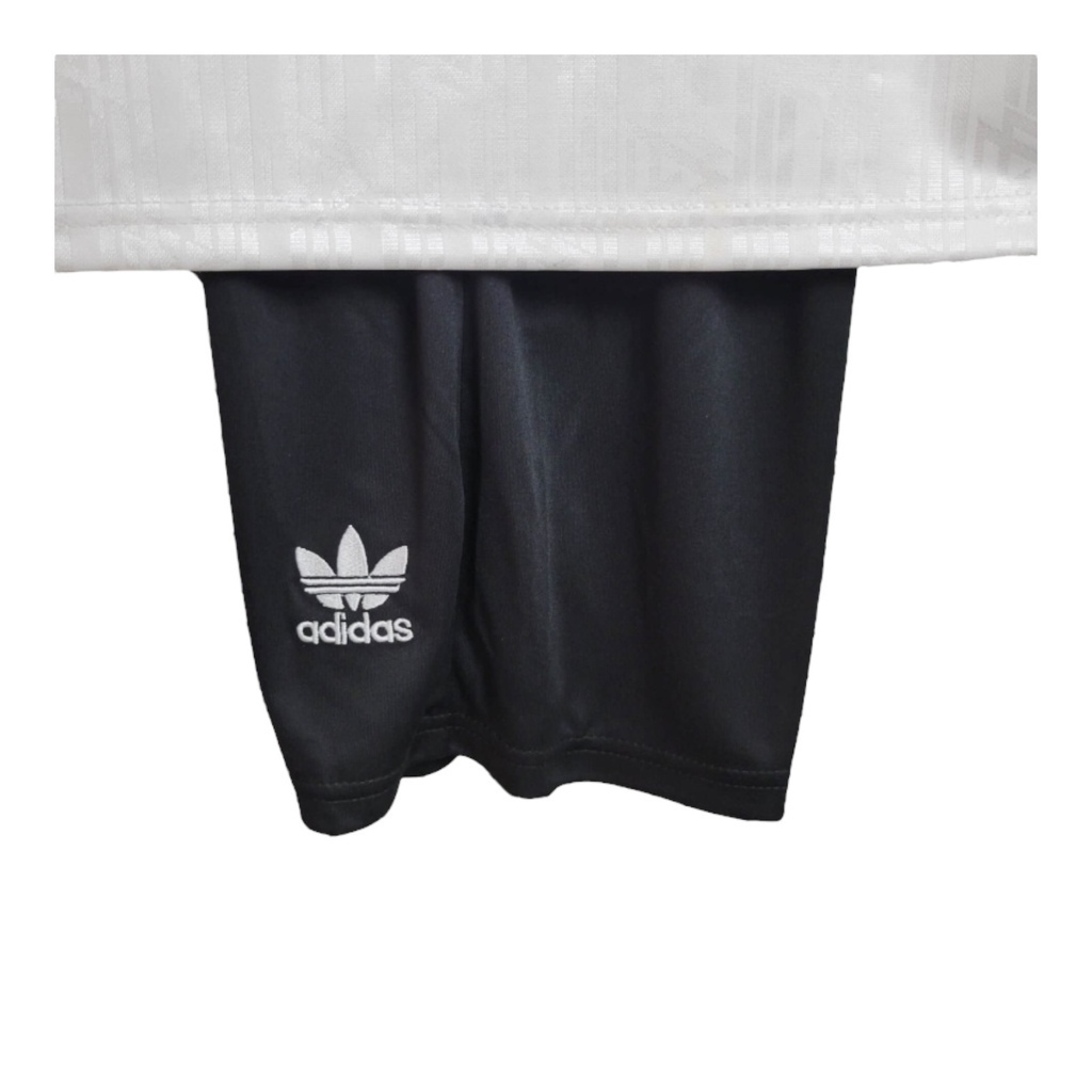 Conjunto Infantil Seleção da Alemanha I 1992 - Retrô Adidas - Branco com detalhes em preto e vermelho e amarelo
