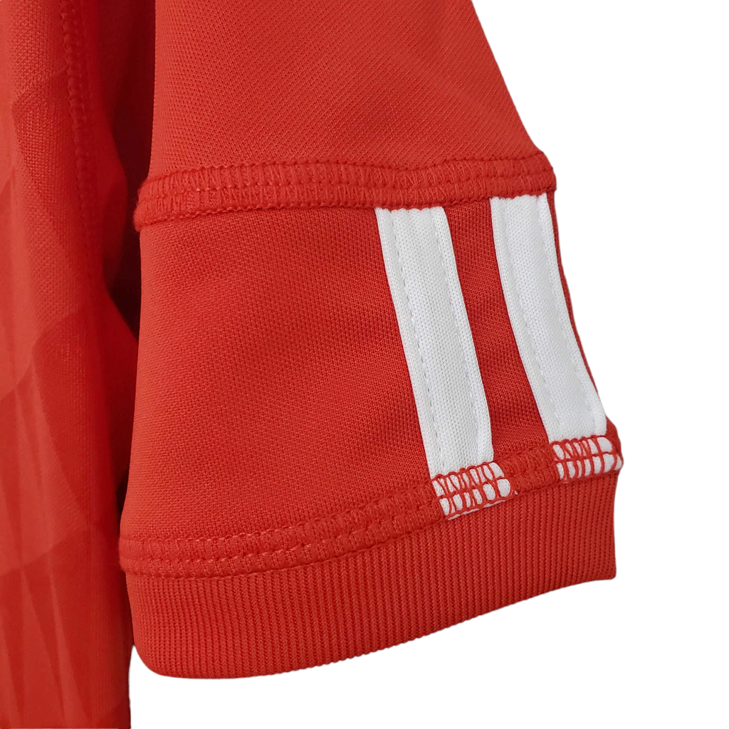 Camisa Liverpool I 2010/2011 - Retrô Adidas - Vermelha com detalhes em branco
