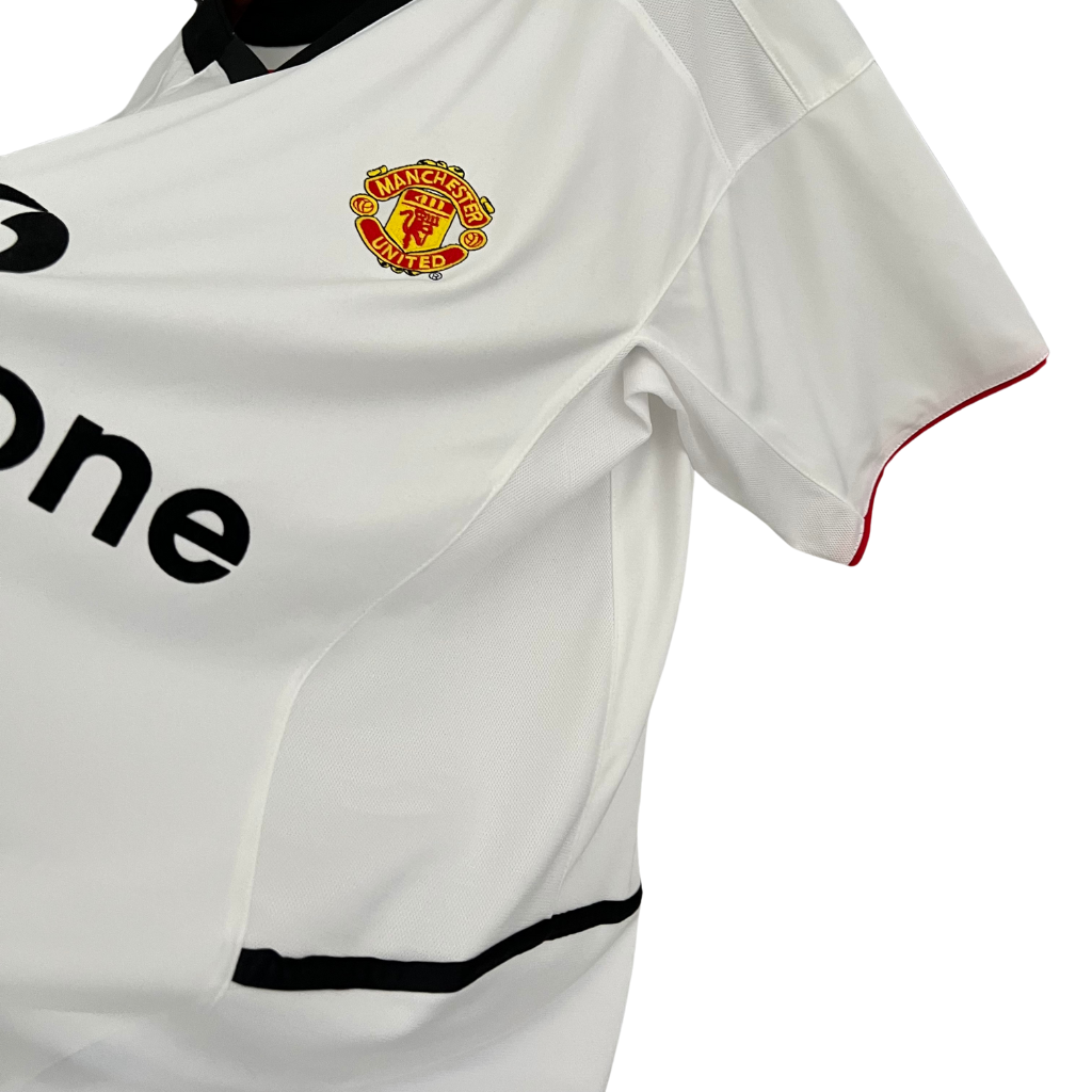 Camisa Manchester United II 2002/2003 - Retrô Nike - Branca com detalhes em preto