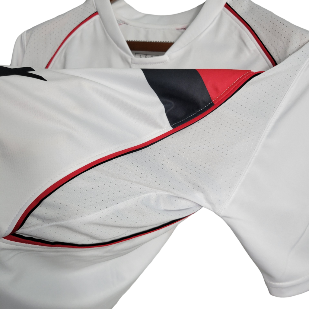 Camisa Flamengo II 2001 - Retrô Nike - Branca com detalhes em vermelho e preto